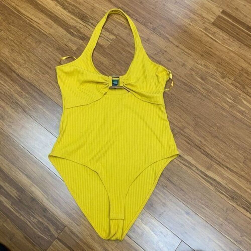 Wild Fable Womens XXL Yellow Ribbed Halter Bodysuit‎ Buckle Detail Sleeveless